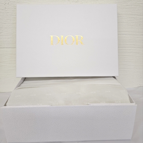 Christian Dior Nesting Storage Box with Stuffing in White and Gold NWOT - Picture 3 of 13